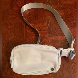 COPY - Lululemon belt bag